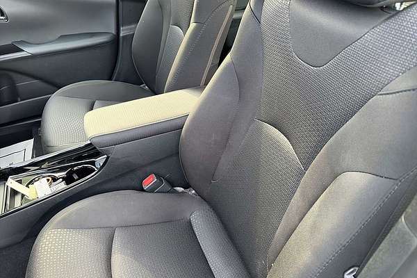 2022 Toyota Prius LE