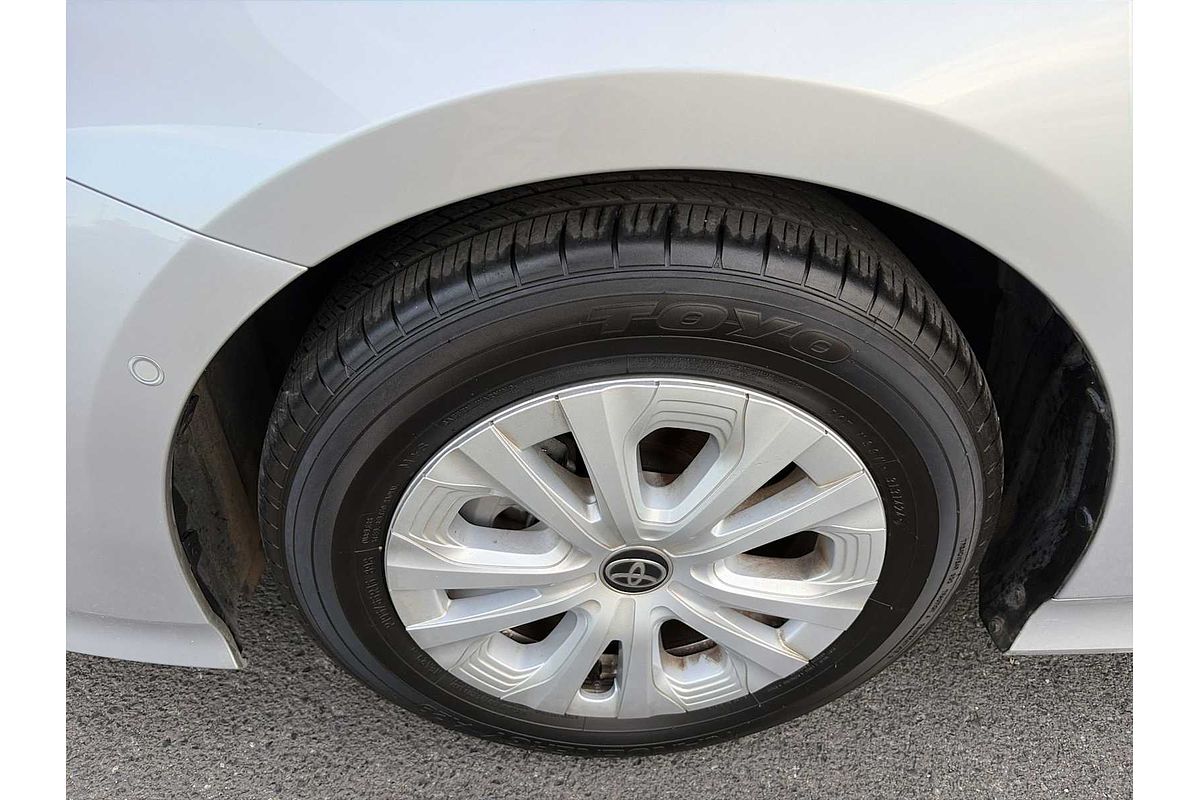 2022 Toyota Prius LE