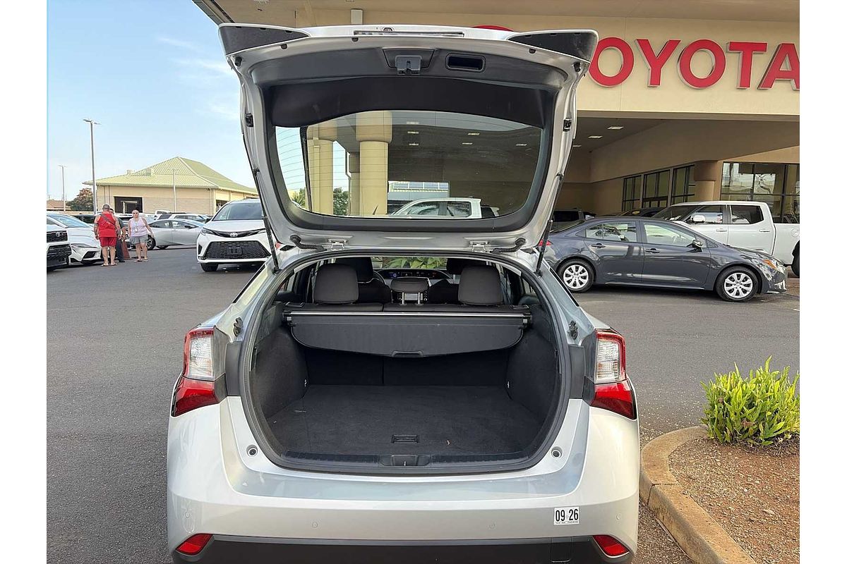 2022 Toyota Prius LE