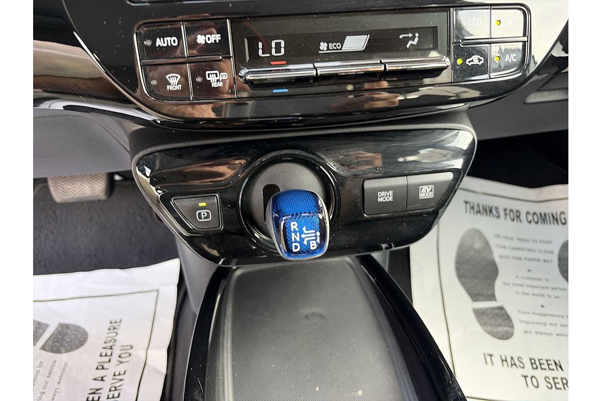 2022 Toyota Prius LE