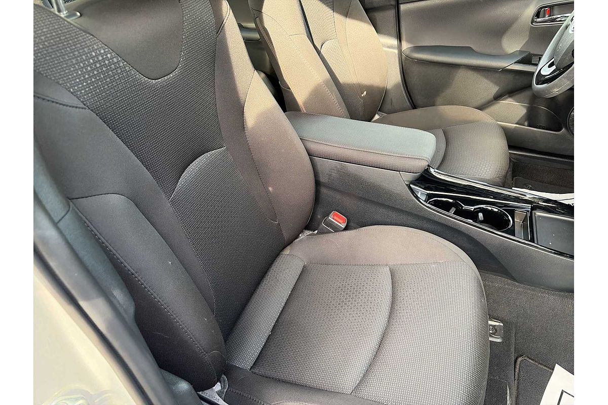 2022 Toyota Prius LE