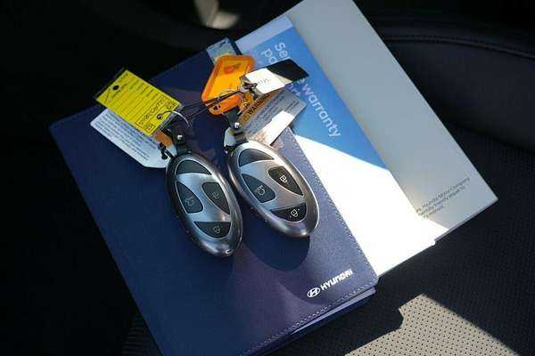 2024 Hyundai Santa Fe Hybrid Calligraphy MX5.V1