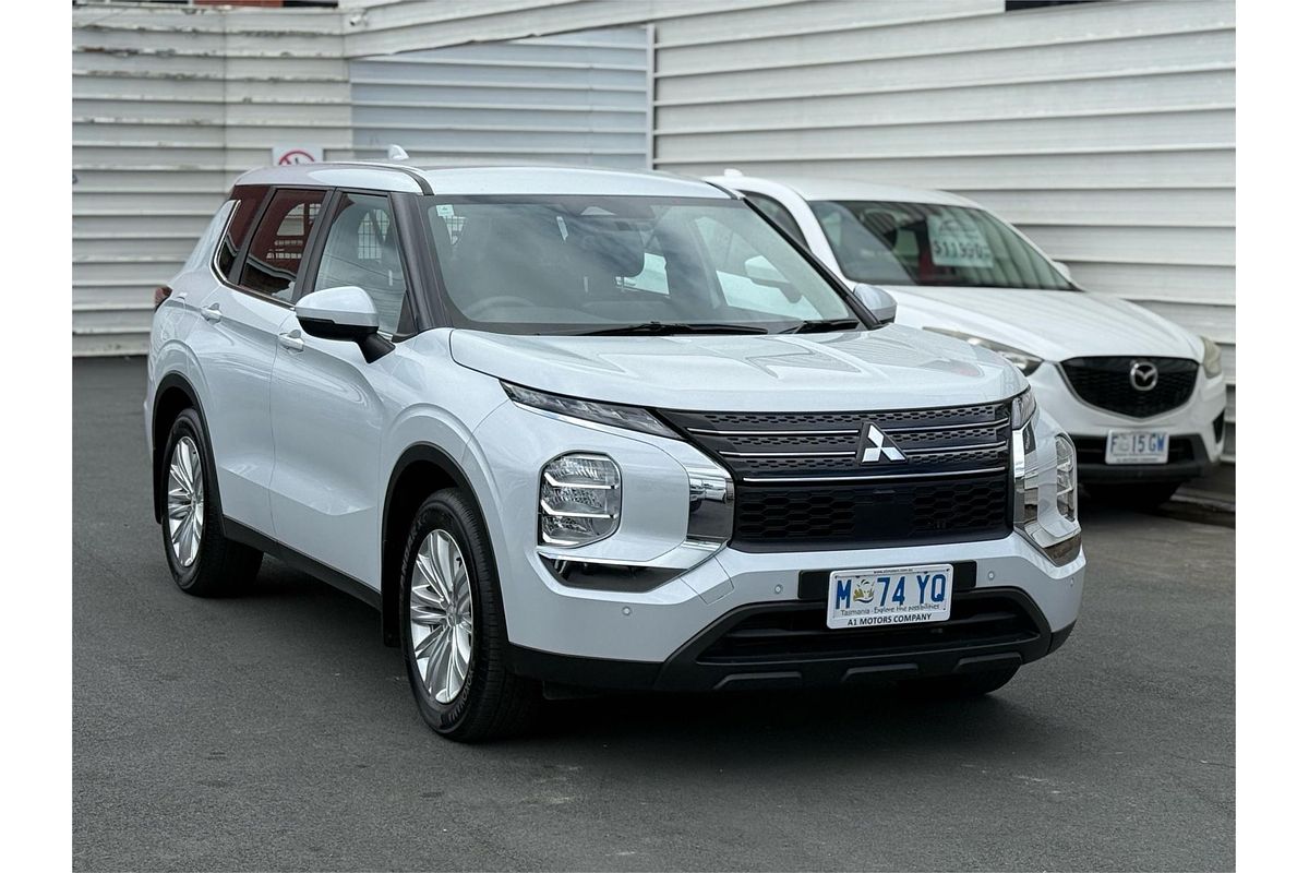 2022 Mitsubishi Outlander ES ZM