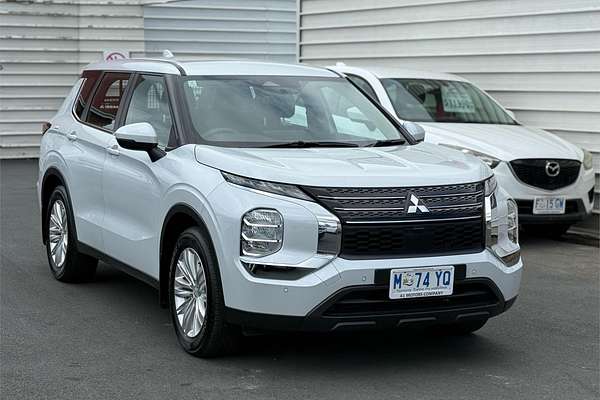 2022 Mitsubishi Outlander ES ZM