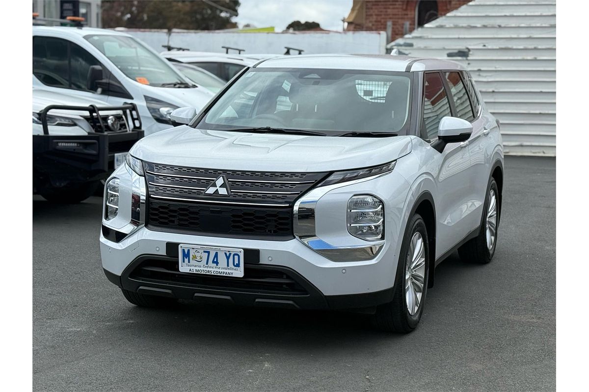 2022 Mitsubishi Outlander ES ZM