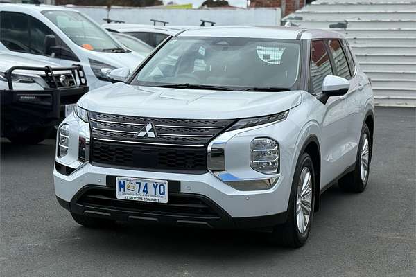 2022 Mitsubishi Outlander ES ZM