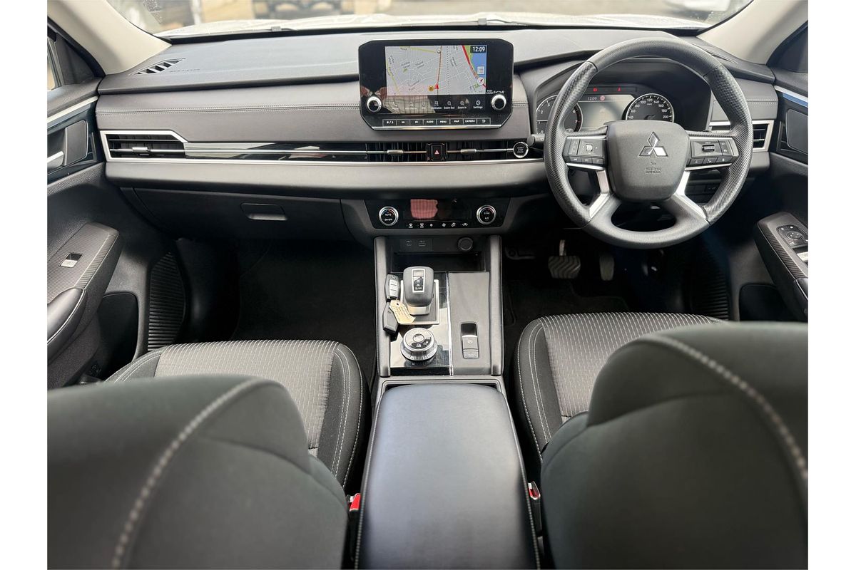 2022 Mitsubishi Outlander ES ZM