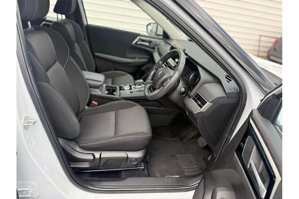 2022 Mitsubishi Outlander ES ZM