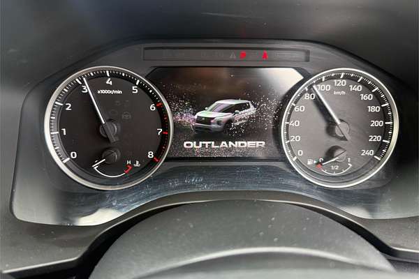 2022 Mitsubishi Outlander ES ZM