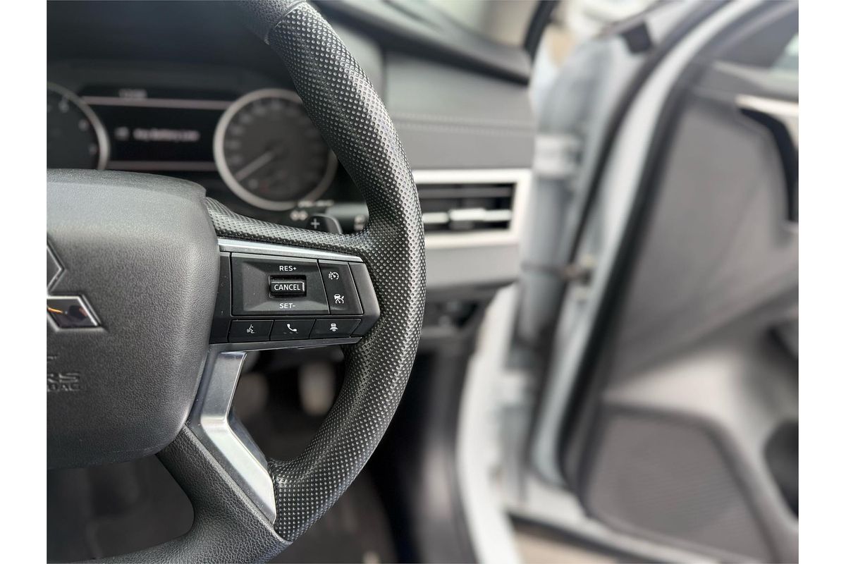 2022 Mitsubishi Outlander ES ZM