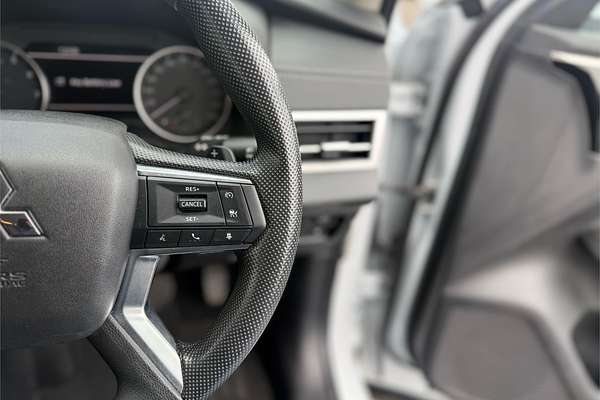 2022 Mitsubishi Outlander ES ZM