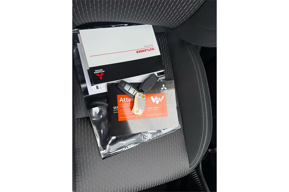 2022 Mitsubishi Outlander ES ZM