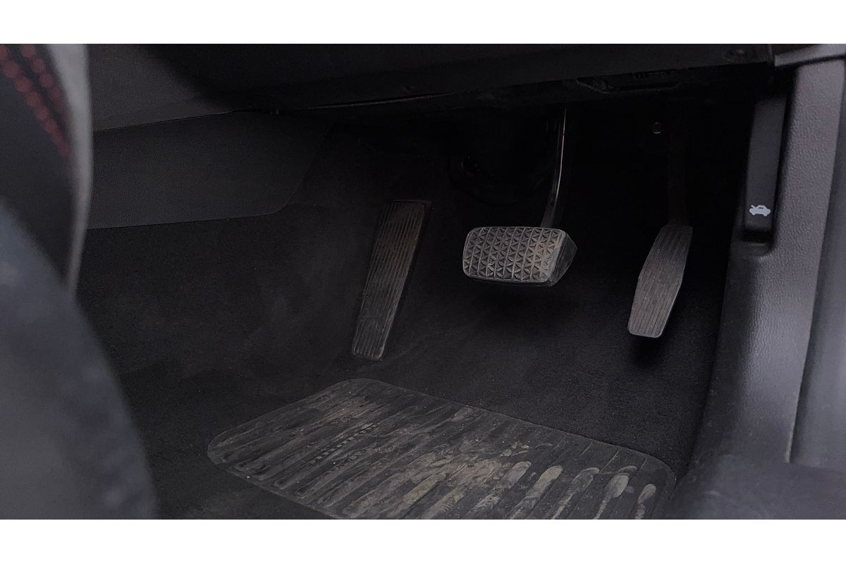 2015 Holden Commodore SV6 Storm VF