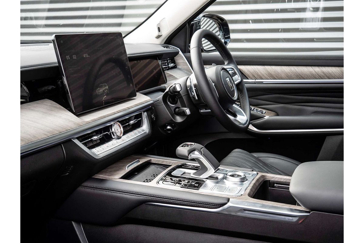 2025 GWM Tank 500 Ultra Hybrid P03