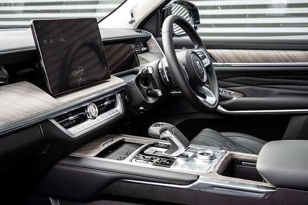 2025 GWM Tank 500 Ultra Hybrid P03