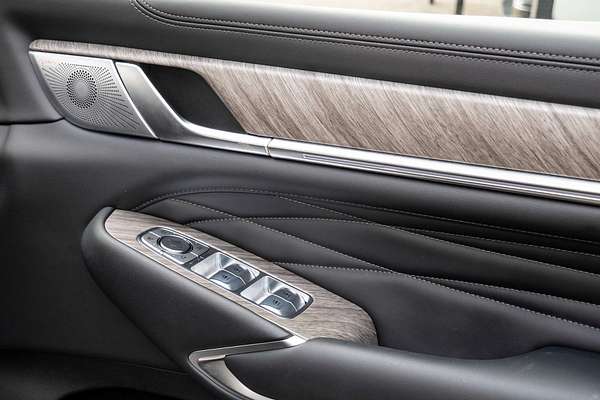 2025 GWM Tank 500 Ultra Hybrid P03