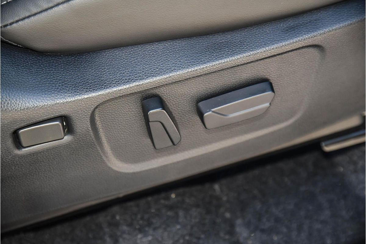 2025 Isuzu MU-X LS-T