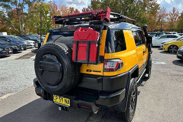 2011 Toyota FJ Cruiser  GSJ15R