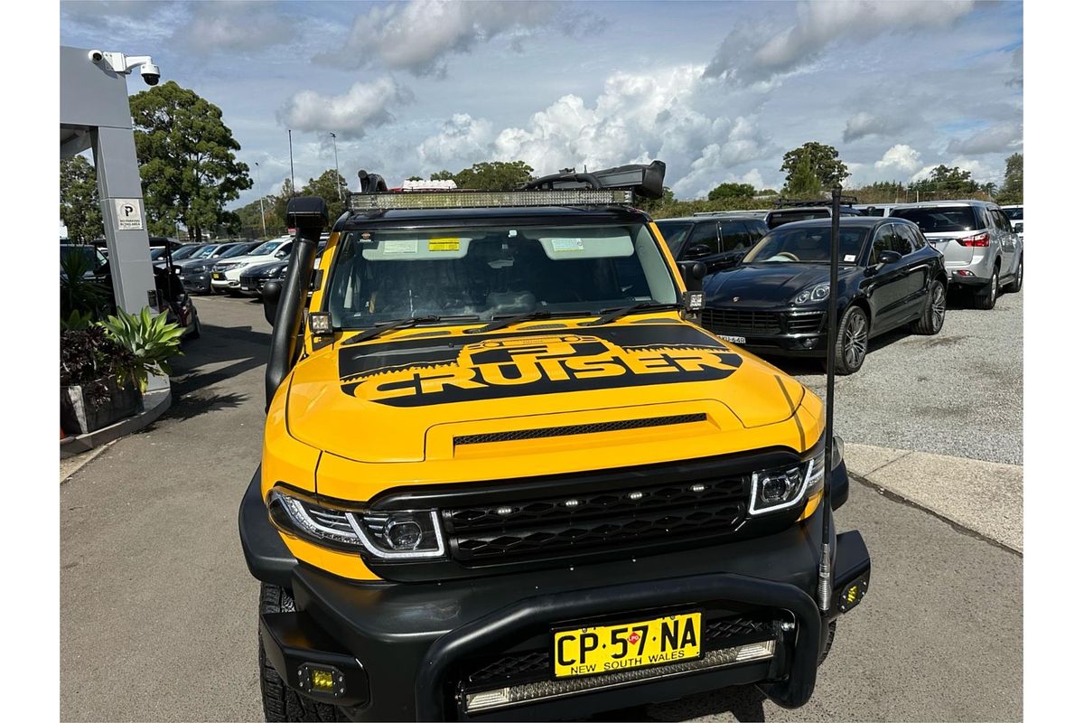 2011 Toyota FJ Cruiser  GSJ15R
