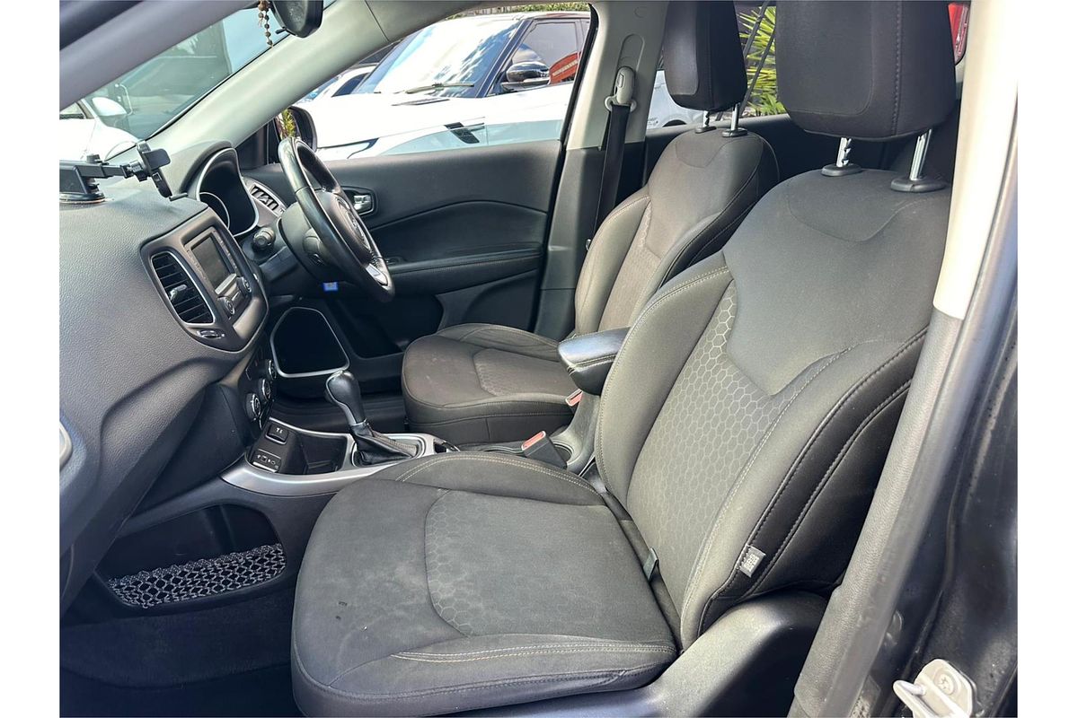 2018 Jeep Compass LONGITUDE (FWD) M6 MY18