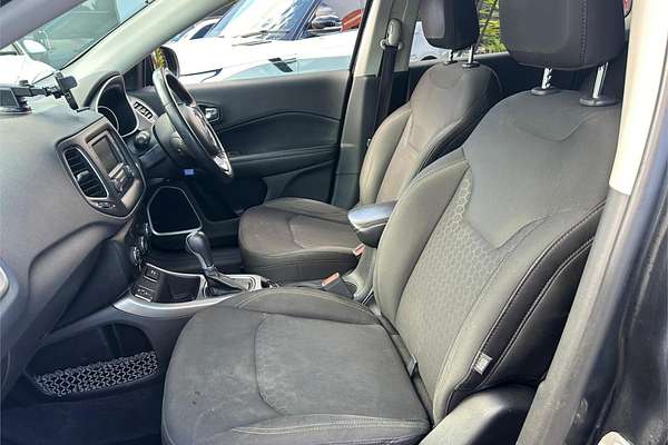 2018 Jeep Compass LONGITUDE (FWD) M6 MY18