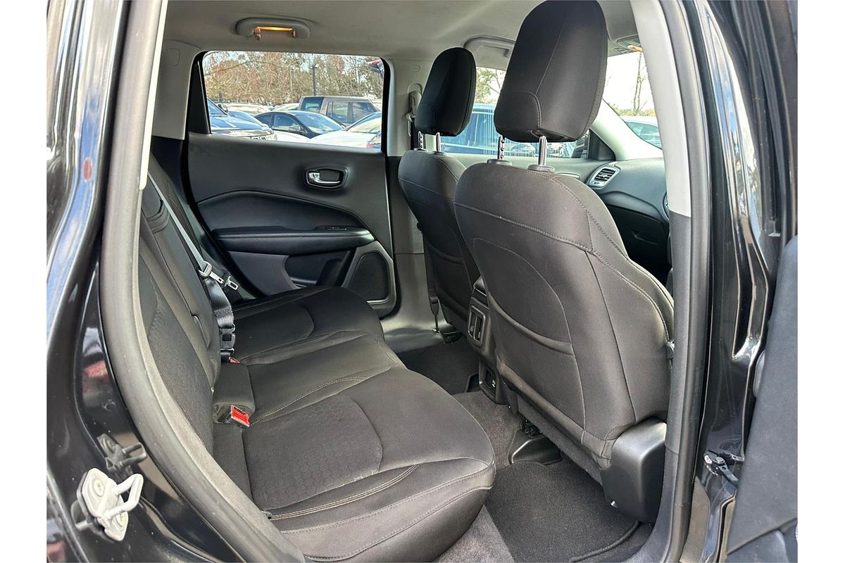 2018 Jeep Compass LONGITUDE (FWD) M6 MY18