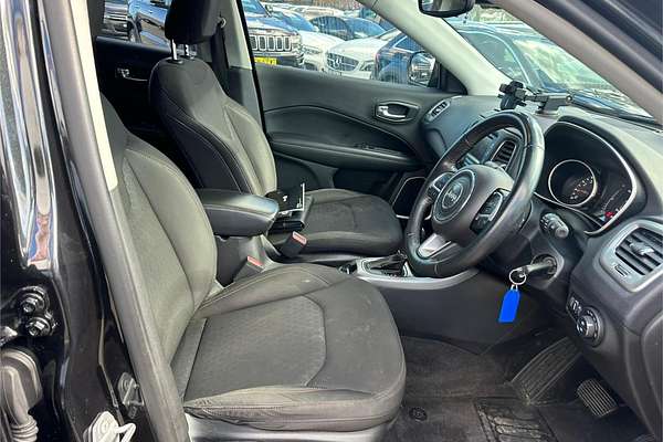 2018 Jeep Compass LONGITUDE (FWD) M6 MY18