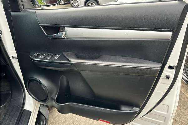 2018 Toyota Hilux SR5 (4x4) GUN126R MY19 4X4