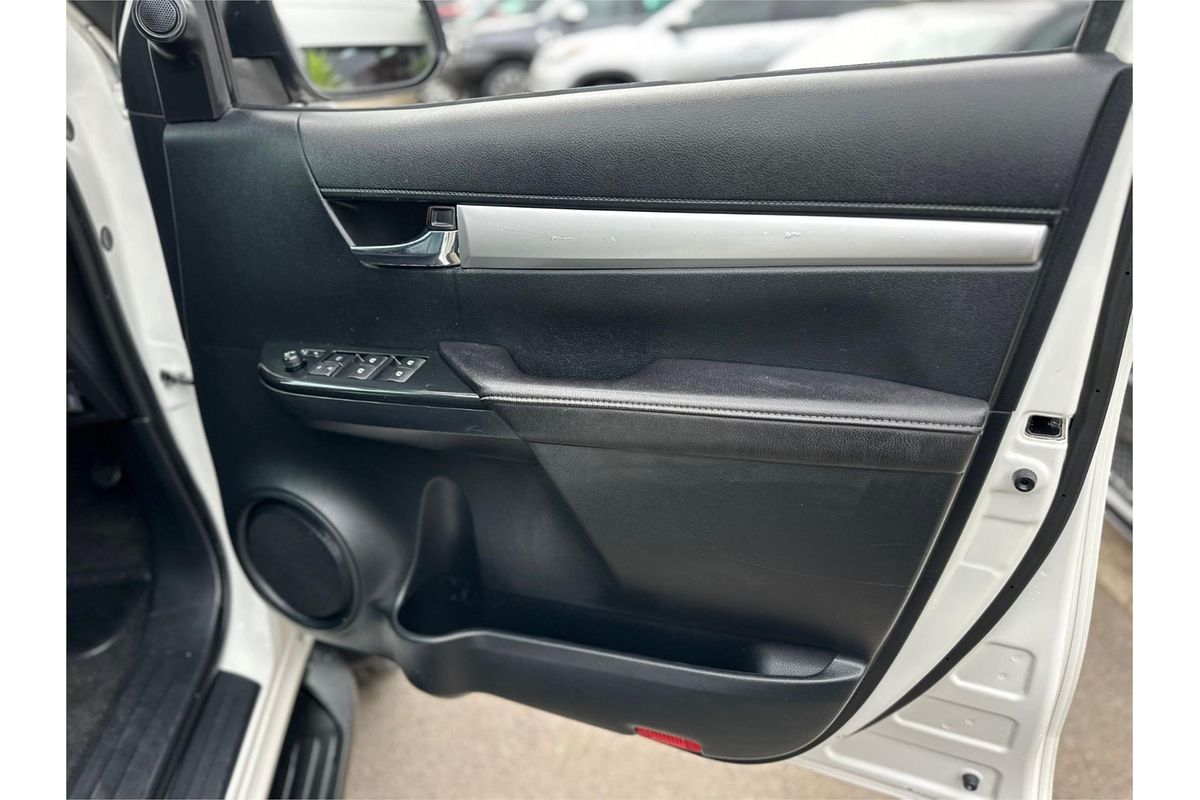 2018 Toyota Hilux SR5 (4x4) GUN126R MY19 4X4