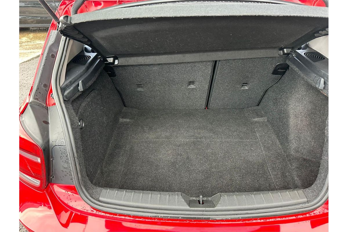 2012 BMW 1 Series 116i F20