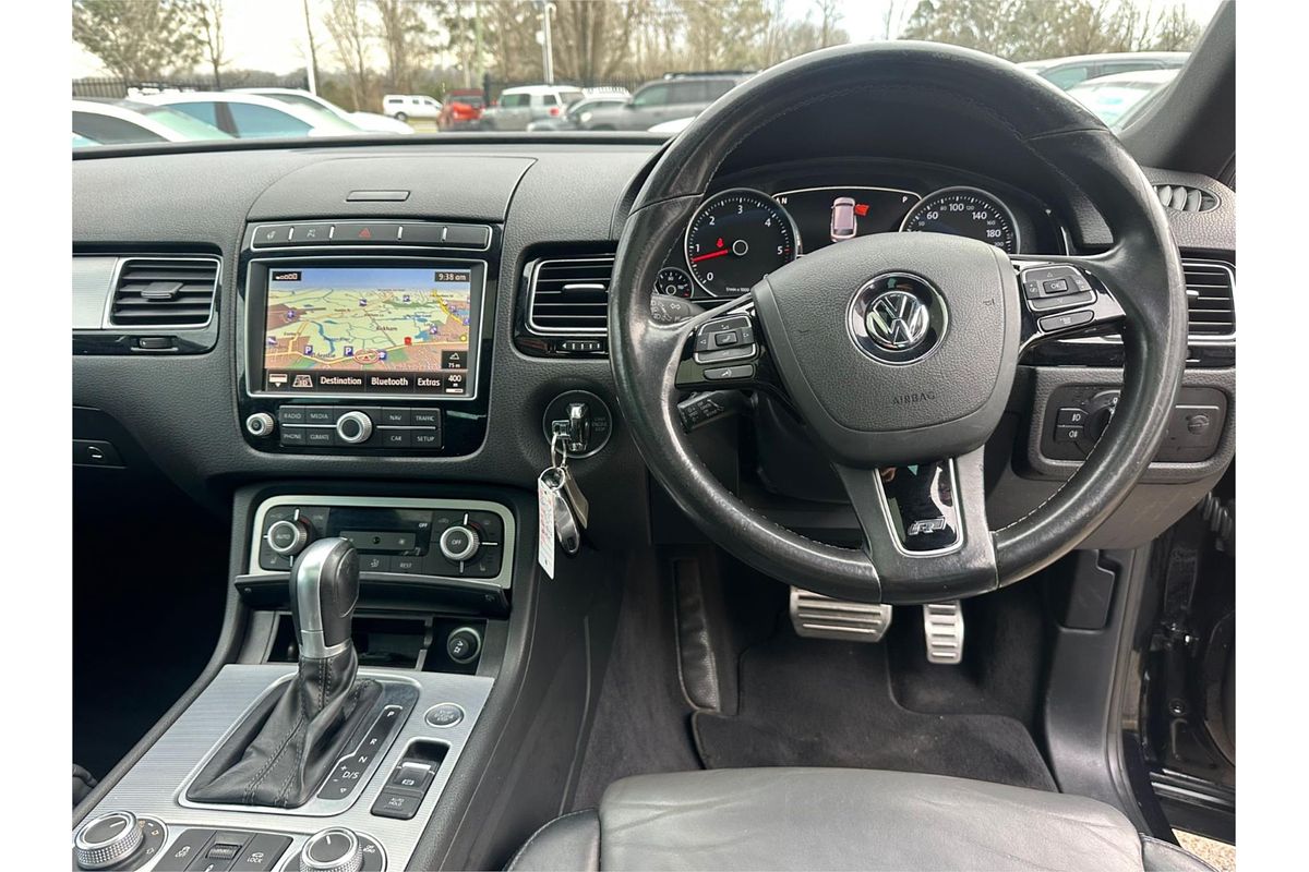 2015 Volkswagen Touareg V8 TDI R-LINE 7P MY16