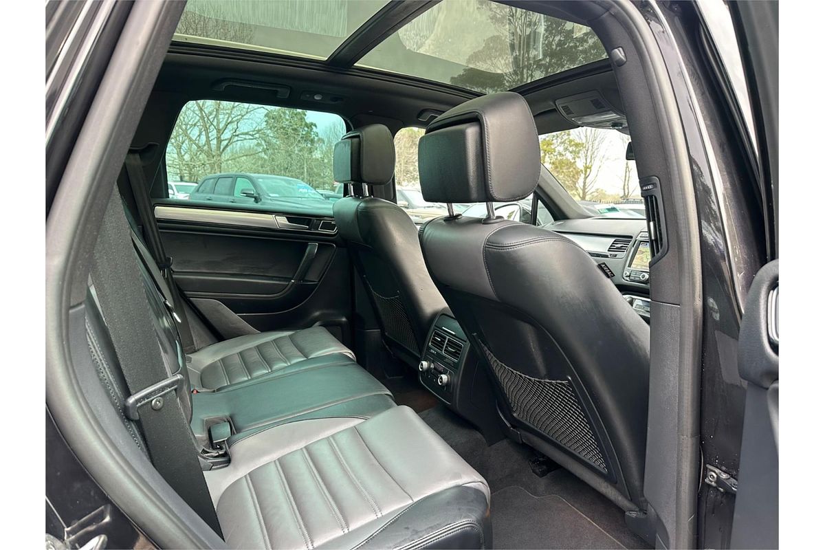 2015 Volkswagen Touareg V8 TDI R-LINE 7P MY16