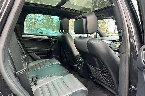 2015 Volkswagen Touareg V8 TDI R-LINE 7P MY16
