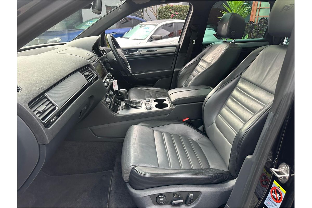 2015 Volkswagen Touareg V8 TDI R-LINE 7P MY16