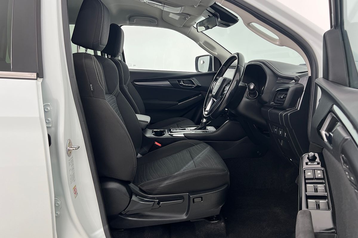 2021 Isuzu MU-X LS-U