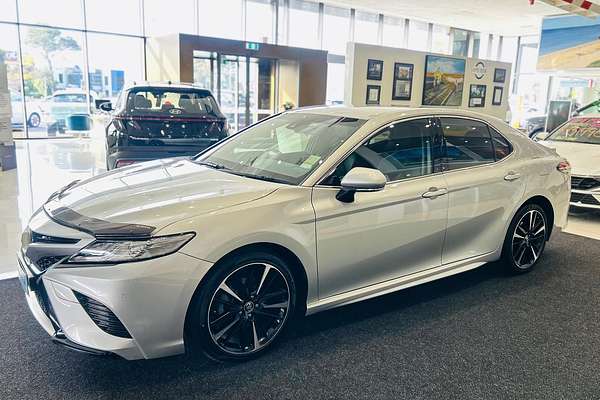 2018 Toyota Camry SX GSV70R