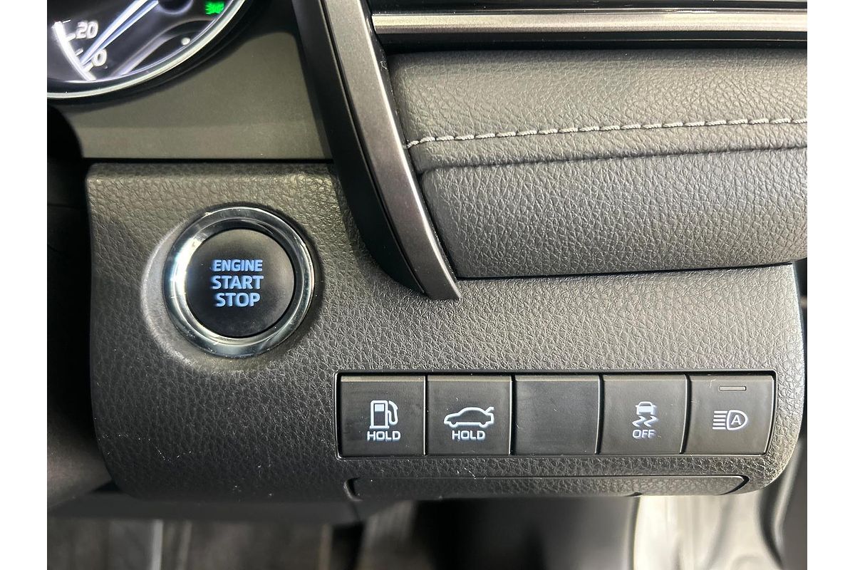 2018 Toyota Camry SX GSV70R