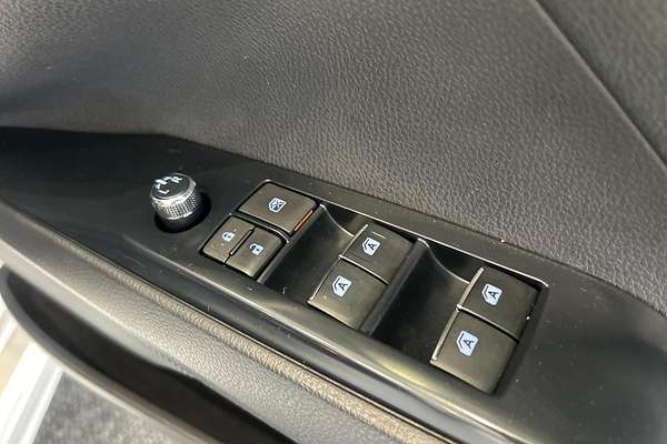 2018 Toyota Camry SX GSV70R