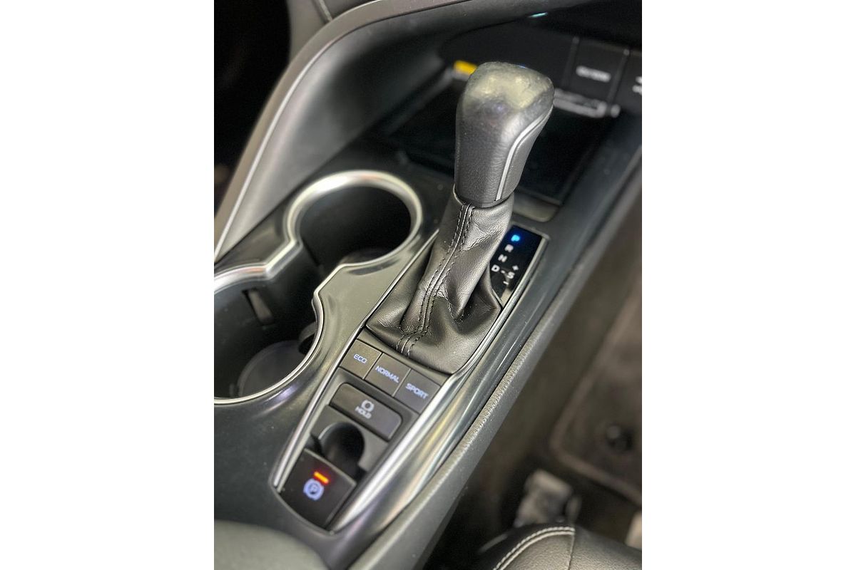 2018 Toyota Camry SX GSV70R