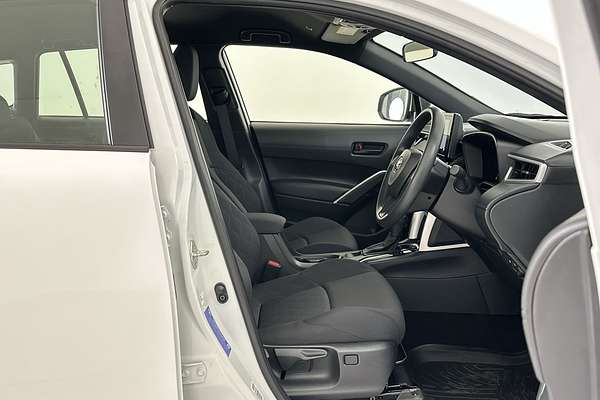 2024 Toyota Corolla Cross GX MXGH10R