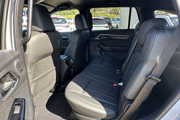 2025 Isuzu MU-X X-TERRAIN