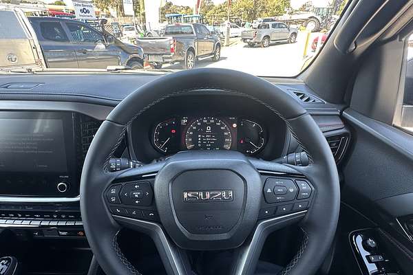 2025 Isuzu MU-X X-TERRAIN