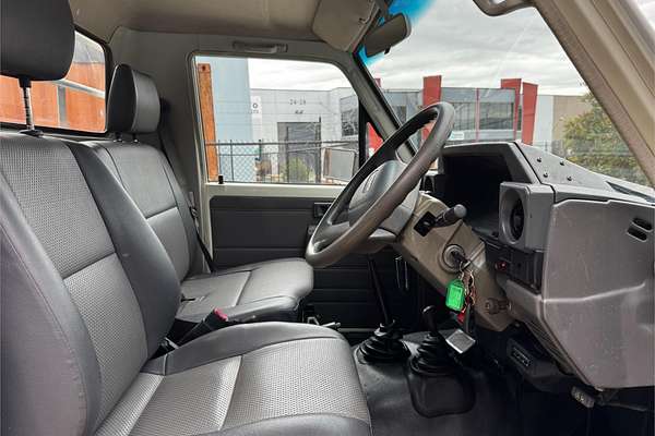 2005 Toyota Landcruiser HZJ79R 4X4