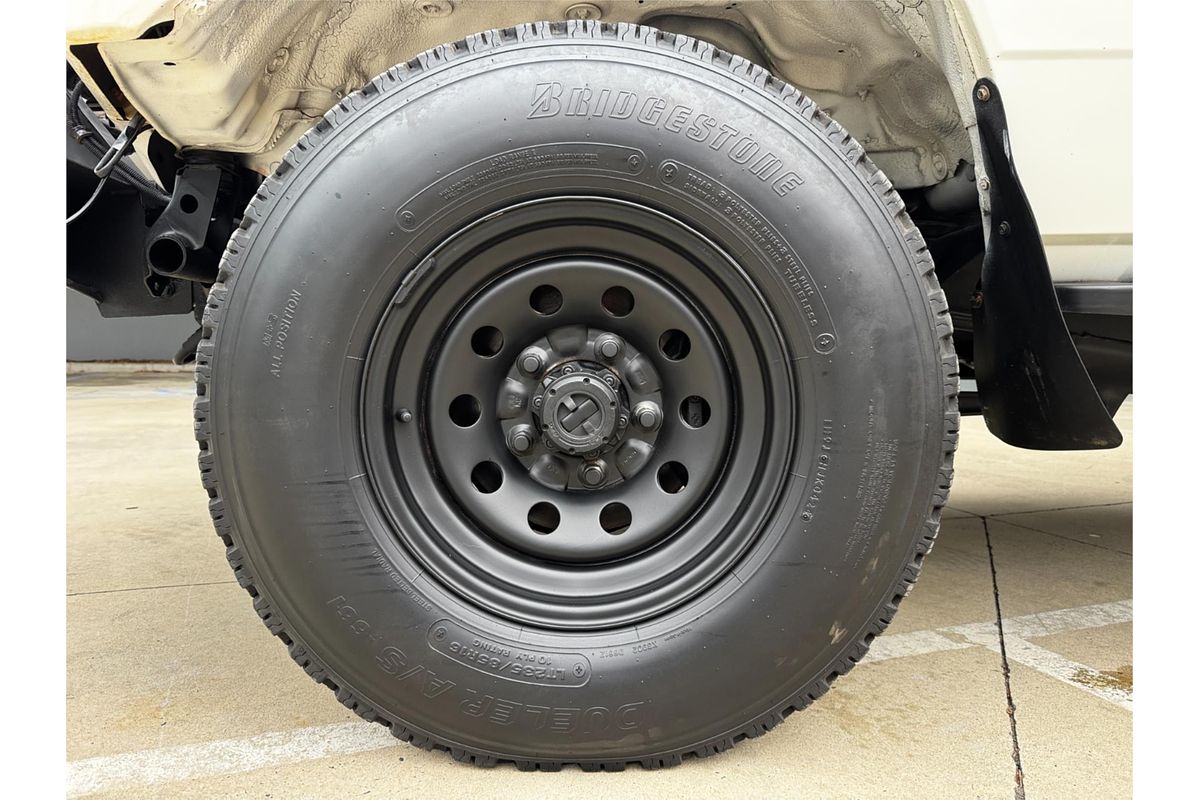 2005 Toyota Landcruiser HZJ79R 4X4