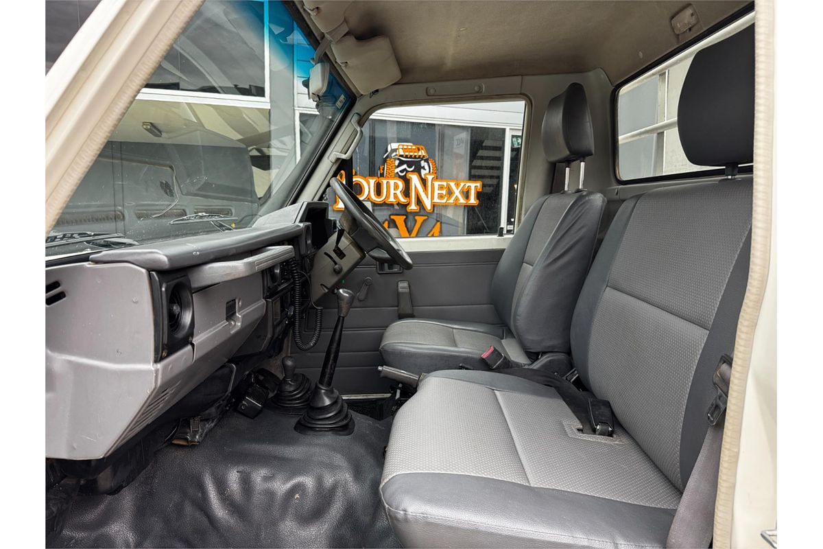 2005 Toyota Landcruiser HZJ79R 4X4