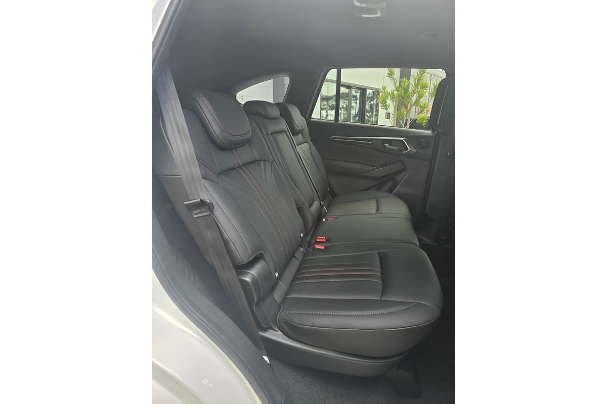 2025 Isuzu MU-X X-TERRAIN