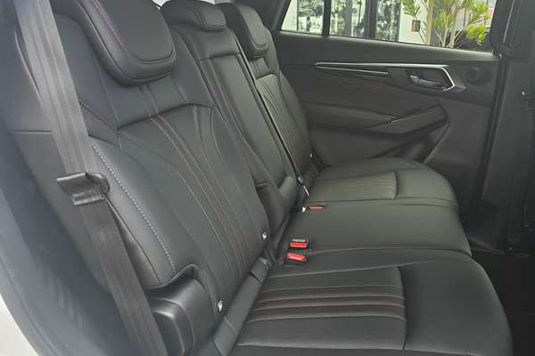 2025 Isuzu MU-X X-TERRAIN