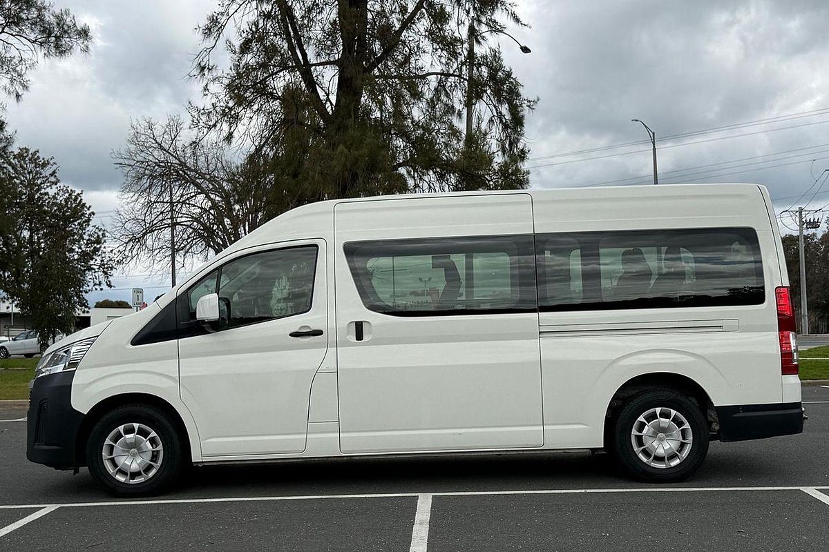 2022 Toyota Hiace Commuter GDH322R ELWB High Roof