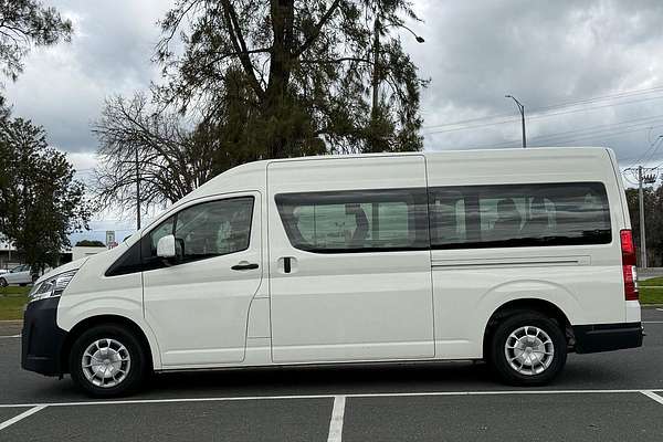 2022 Toyota Hiace Commuter GDH322R ELWB High Roof
