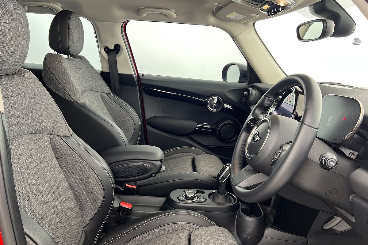 2021 MINI Hatch Cooper Classic F55 LCI-2